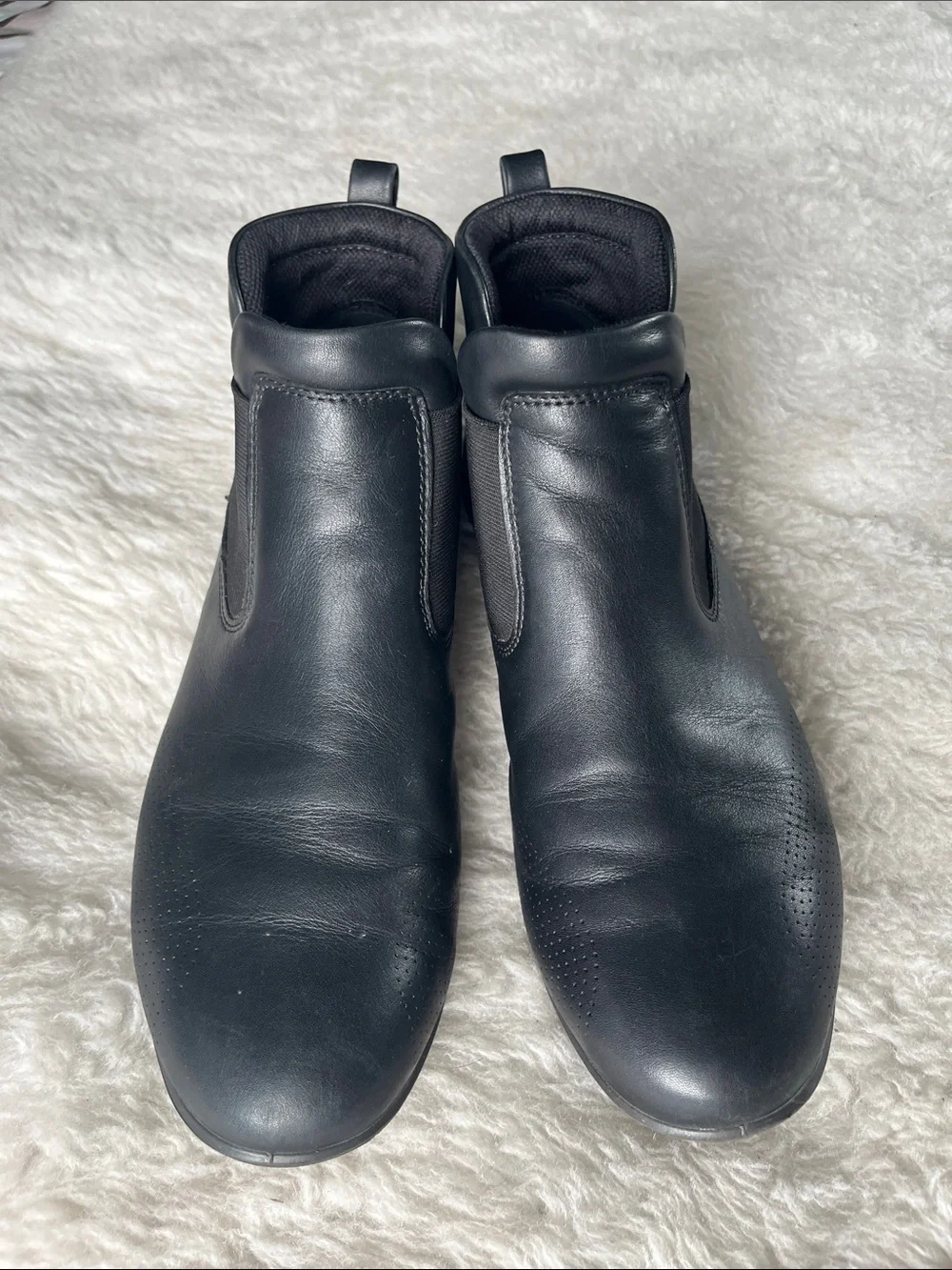 Ecco Babett Black Leather sleek slip on Chukka Boot wool footbed size EU 41 US 9